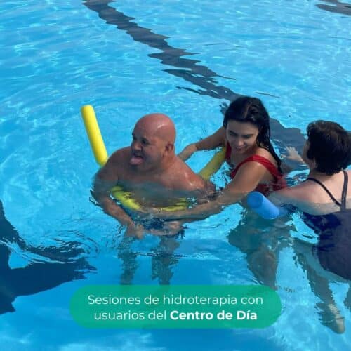 Sesiones de hidroterapia con usuarios del Centro de Día